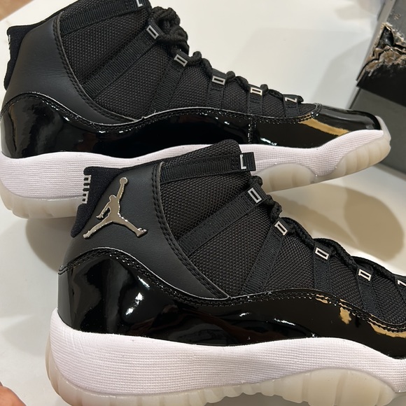 Jordan 11 Retro Jubilee size 6Y - Picture 5 of 10